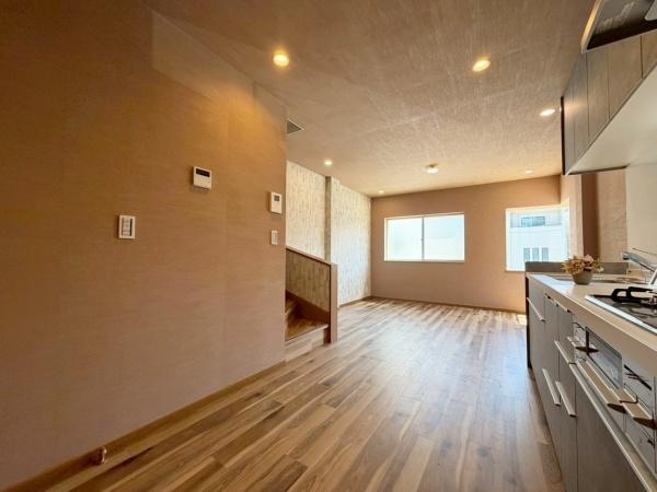 大阪市平野区平野東1丁目　中古戸建 内観写真（リビング）