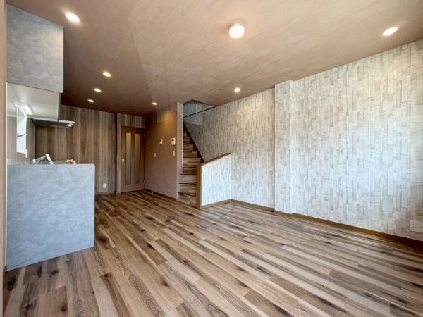 大阪市平野区平野東1丁目　中古戸建 内観写真（リビング）