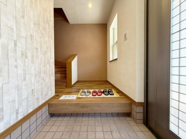 大阪市平野区平野東1丁目　中古戸建 現地写真（玄関）