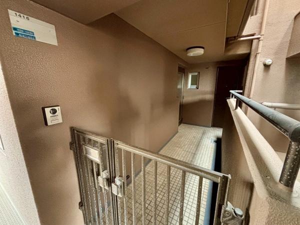 メゾンドール堺 現地写真（玄関）
