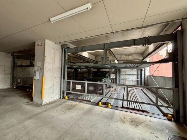 ベルク浜寺公園 共用部写真（駐車場）