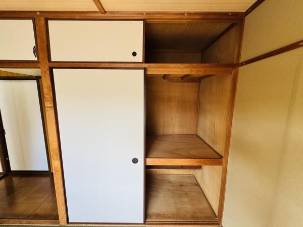 堺市南区原山台1丁　中古戸建 内観写真（収納）