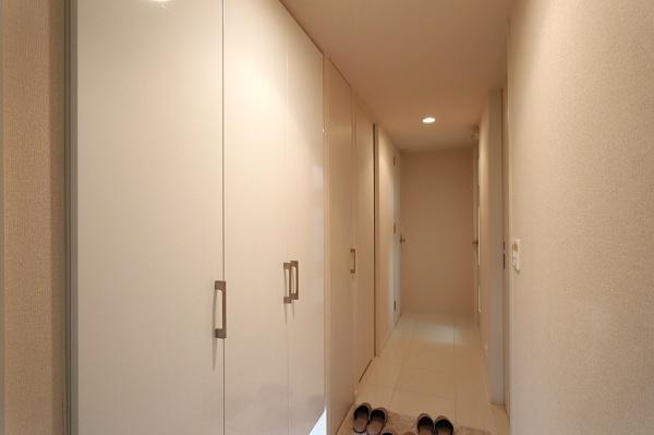 エステムプラザ本町クロス 現地写真（玄関）