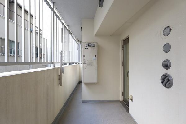 エステムプラザ本町クロス 現地写真（玄関）