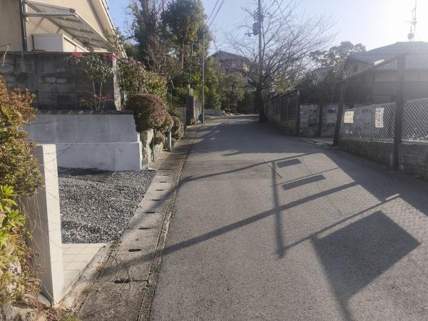 京都市右京区鳴滝音戸山町　古家付売土地 現地写真（前面道路含む現地写真）
