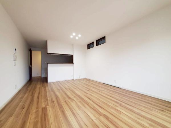 大阪市西成区松2丁目　中古戸建 内観写真（リビング）