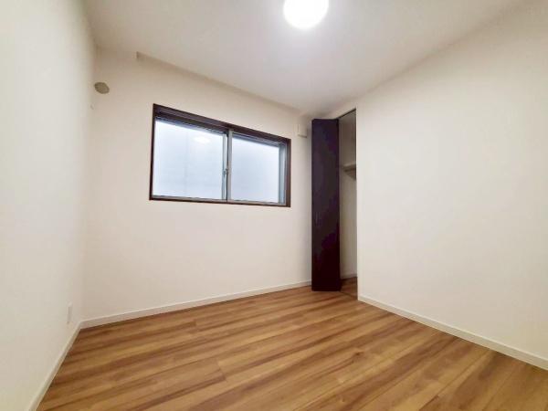 大阪市西成区松2丁目　中古戸建 内観写真（リビング以外の居室）