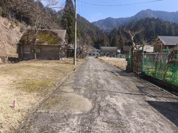 京都市右京区京北小塩町丸山　建築条件無売土地 現地写真（前面道路含む現地写真）