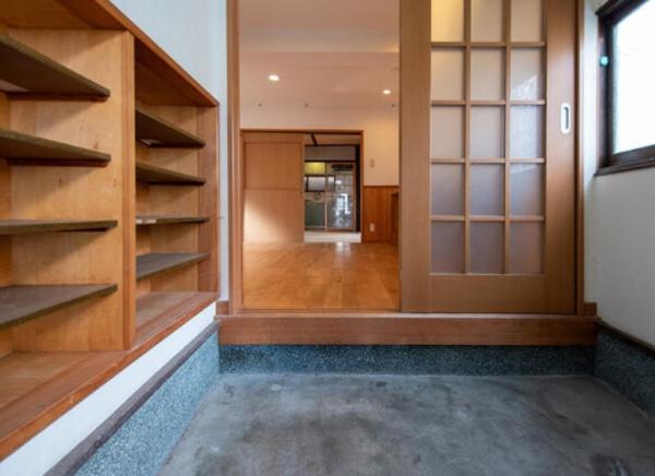 京都市左京区粟田口鳥居町　中古戸建 現地写真（玄関）