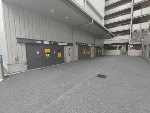 ファミール扇町アーバンステージ 共用部写真（駐車場）