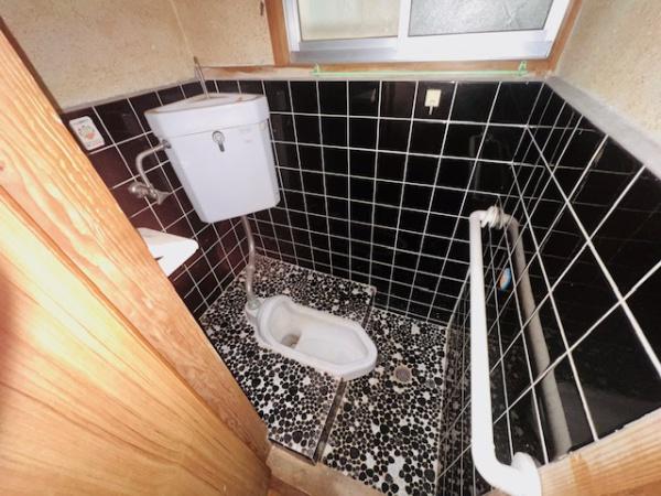 堺市堺区今池町4丁　中古戸建 内観写真（トイレ）