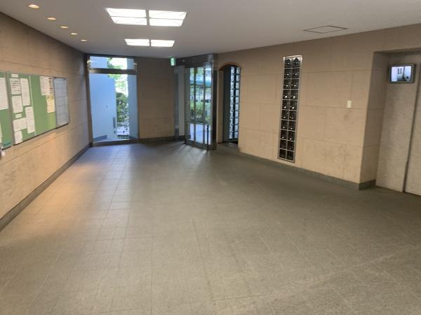 南港フローラルハイツ21号棟 共用部写真（エントランス）