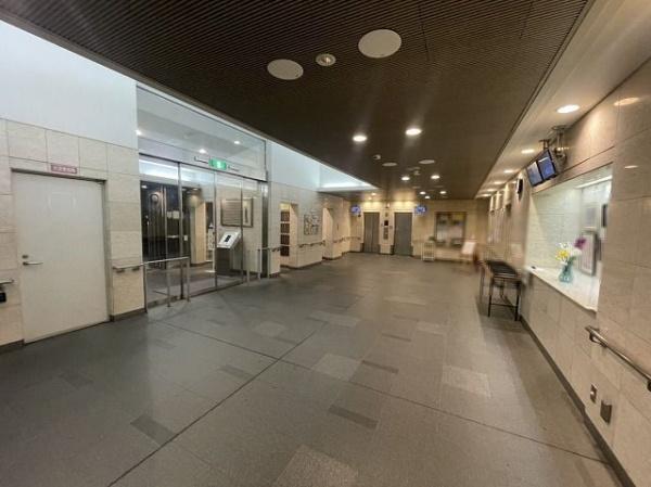 高見フローラルタウングランコート33 共用部写真（エントランス）