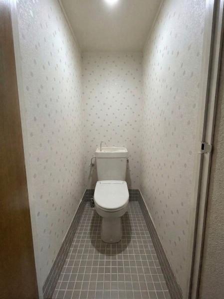 伊丹市荒牧南4丁目　中古テラスハウス 内観写真（トイレ）