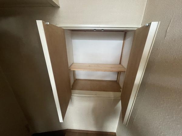 伊丹市荒牧南4丁目　中古テラスハウス 内観写真（収納）