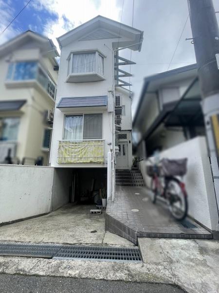 伊丹市荒牧南4丁目　中古テラスハウス 現地写真（前面道路含む現地写真）