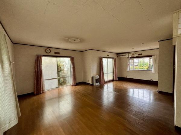 富田林市梅の里4丁目　中古戸建 内観写真（リビング）