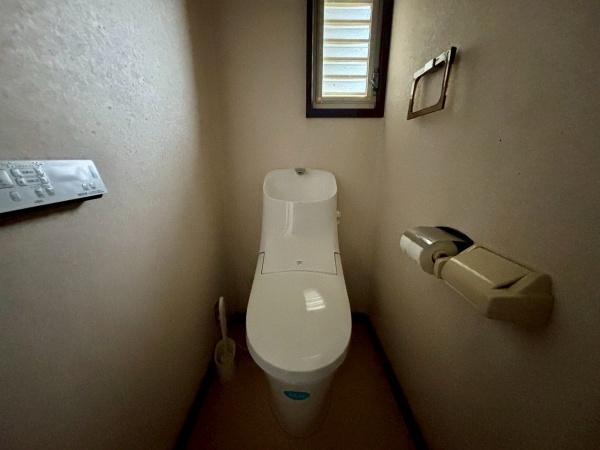 富田林市梅の里4丁目　中古戸建 内観写真（トイレ）