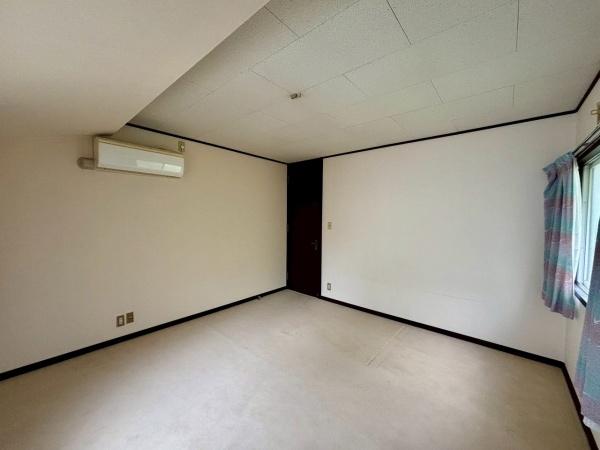 富田林市梅の里4丁目　中古戸建 内観写真（リビング以外の居室）