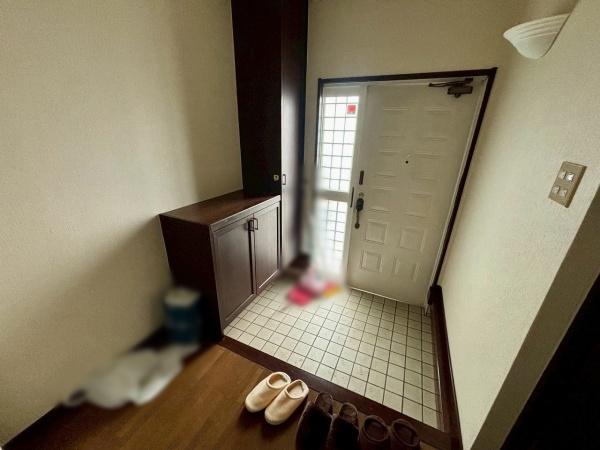 富田林市梅の里4丁目　中古戸建 現地写真（玄関）