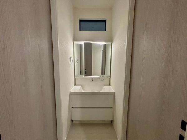 羽曳野市誉田7丁目　中古戸建 内観写真（洗面台・洗面所）