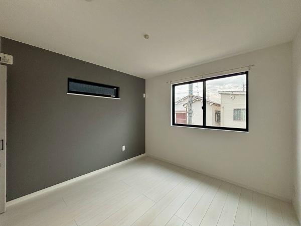 羽曳野市誉田7丁目　中古戸建 内観写真（リビング以外の居室）