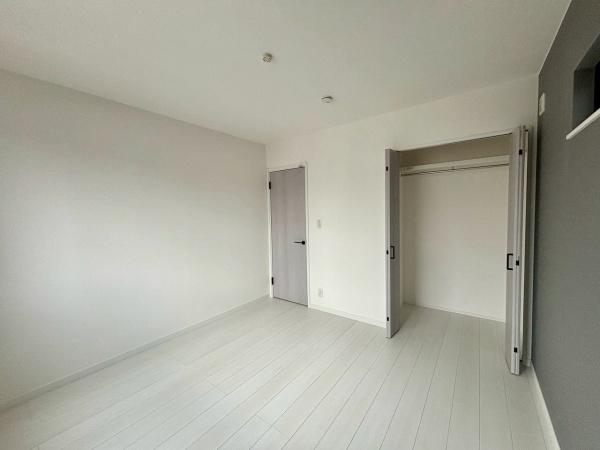 羽曳野市誉田7丁目　中古戸建 内観写真（リビング以外の居室）
