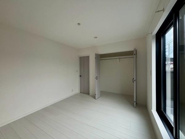 羽曳野市誉田7丁目　中古戸建 内観写真（リビング以外の居室）