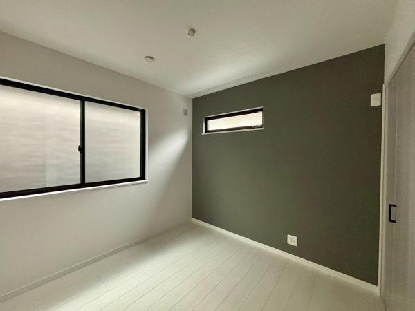 羽曳野市誉田7丁目　中古戸建 内観写真（リビング以外の居室）