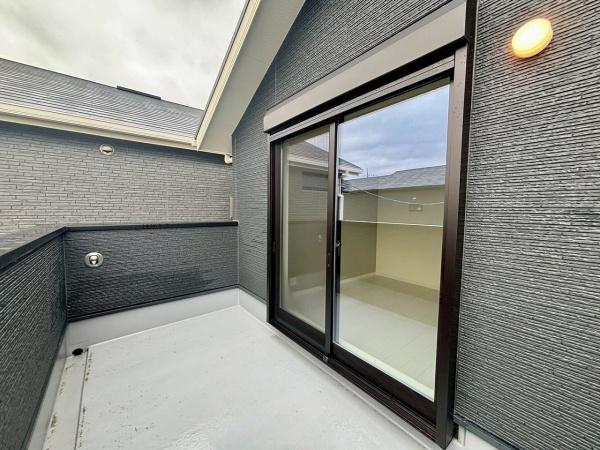 羽曳野市誉田7丁目　中古戸建 現地写真（バルコニー）