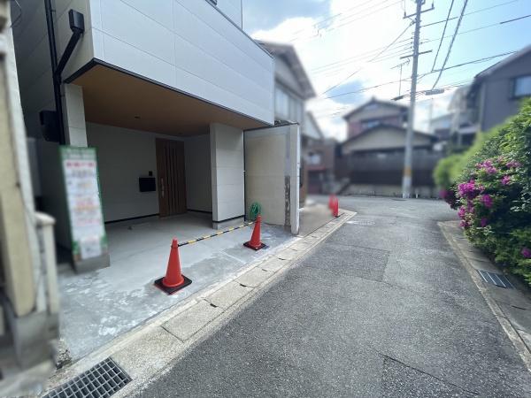 京都市右京区嵯峨中又町　新築戸建 現地写真（前面道路含む現地写真）