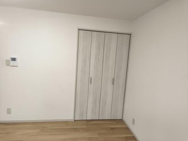 京都市右京区御室岡ノ裾町　中古テラスハウス 内観写真（リビング）