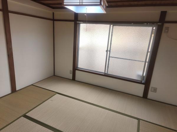 京都市右京区御室岡ノ裾町　中古テラスハウス 内観写真（リビング以外の居室）