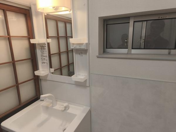 京都市右京区御室岡ノ裾町　中古テラスハウス 内観写真（洗面台・洗面所）
