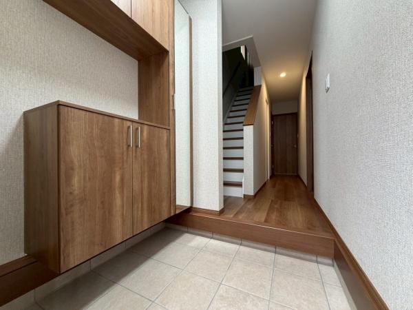 大阪市生野区舎利寺1丁目　中古戸建 現地写真（玄関）