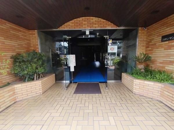 コボリマンション新大阪 共用部写真（エントランス）