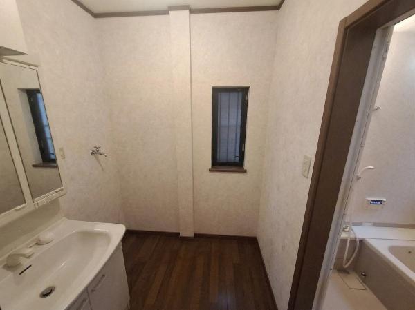 大阪市北区本庄東1丁目　中古戸建 内観写真（洗面台・洗面所）