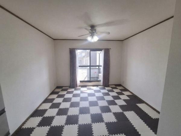 大阪市北区本庄東1丁目　中古戸建 内観写真（リビング以外の居室）