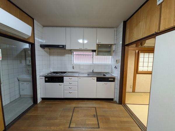 京都市上京区六番町　中古戸建 内観写真（リビング）