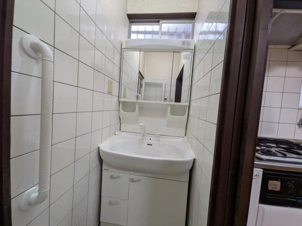 京都市上京区六番町　中古戸建 内観写真（洗面台・洗面所）