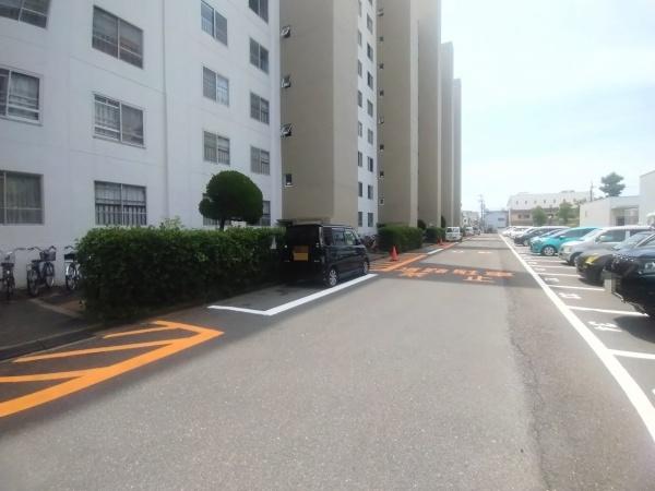 新北野第一コーポB棟 共用部写真（駐車場）