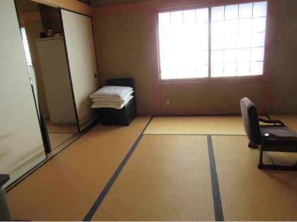 和泉市東阪本町　店舗付き中古戸建 内観写真（リビング以外の居室）