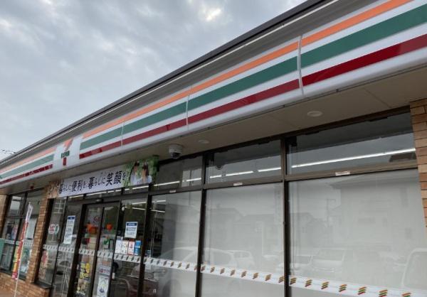 ダイアパレス鶴山台 コンビニ