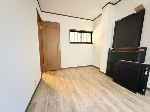 大阪市平野区加美鞍作2丁目　中古戸建 内観写真（リビング以外の居室）