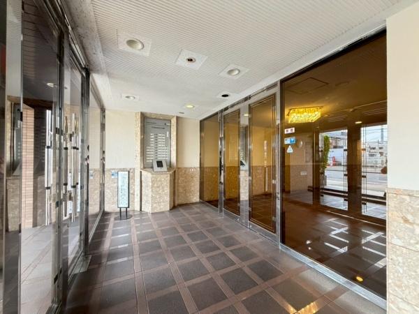 ダイアパレス住之江公園 共用部写真（エントランス）