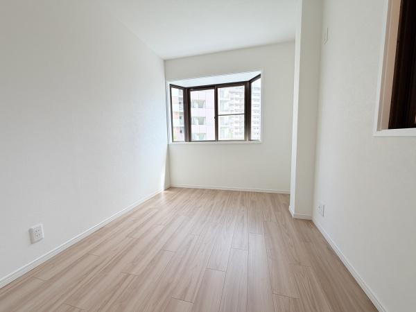 大阪市東住吉区湯里3丁目　中古戸建 内観写真（リビング以外の居室）