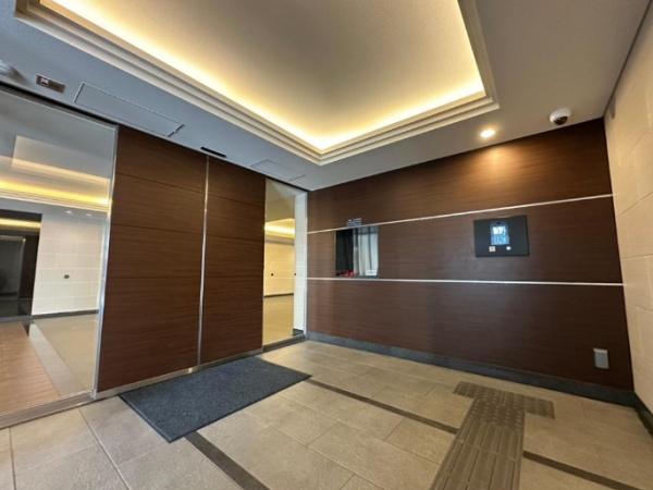 イニシア中京丸太町通り 共用部写真（エントランス）