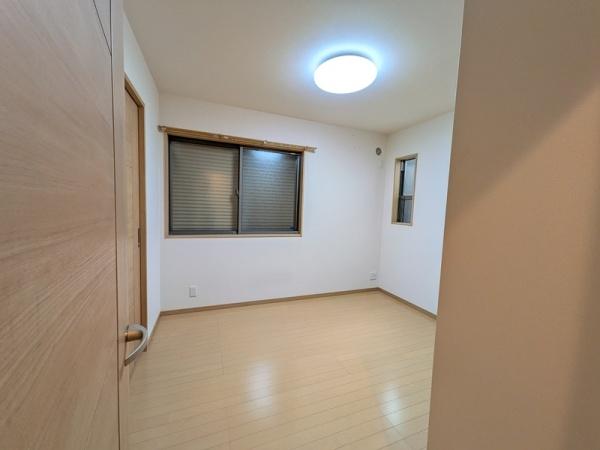 京都市中京区三条油小路町　中古戸建 内観写真（リビング以外の居室）