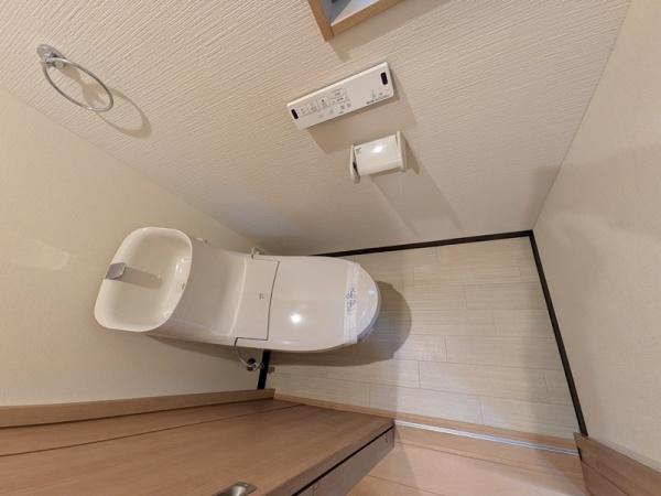 京都市中京区三条油小路町　中古戸建 内観写真（トイレ）