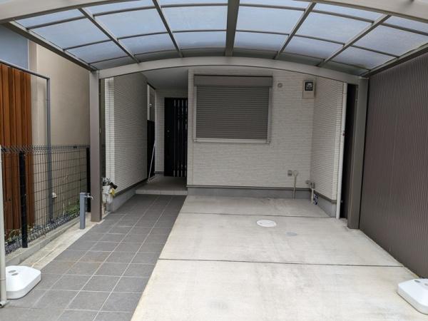 京都市中京区三条油小路町　中古戸建 現地写真（駐車場）